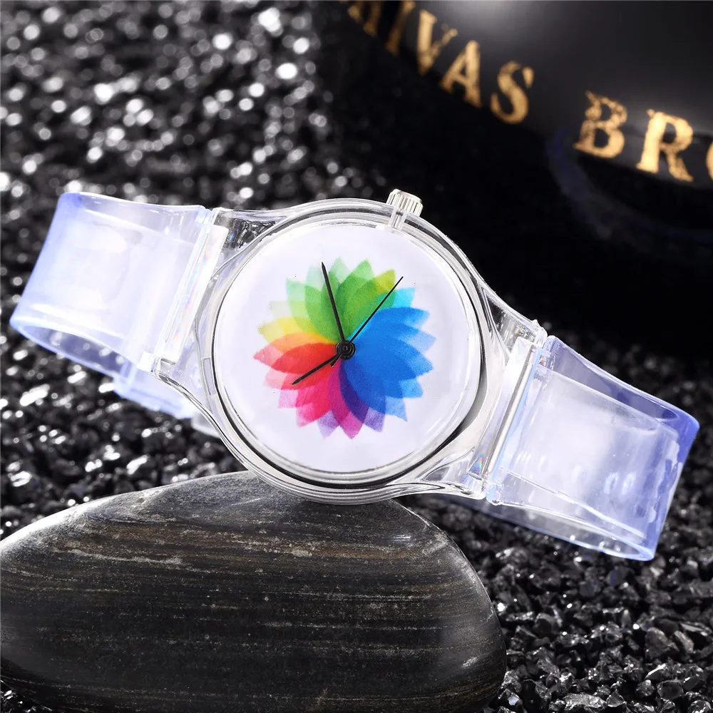 Детские часы креативные с силиконовым прозрачным ремешком аналоговые кварцевые