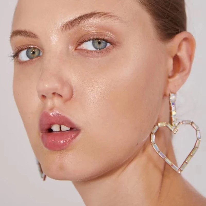 Женские акриловые серьги в форме сердца простые вечерние лето