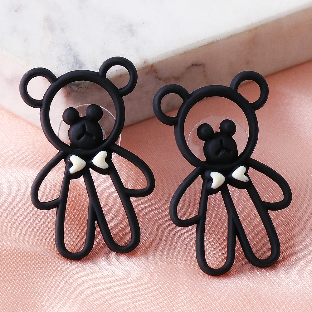 

Новые черные полые серьги JURAN в виде медведя, женские нишевые дизайнерские благородные милые модные акриловые серьги 2021, трендовая бижутери...