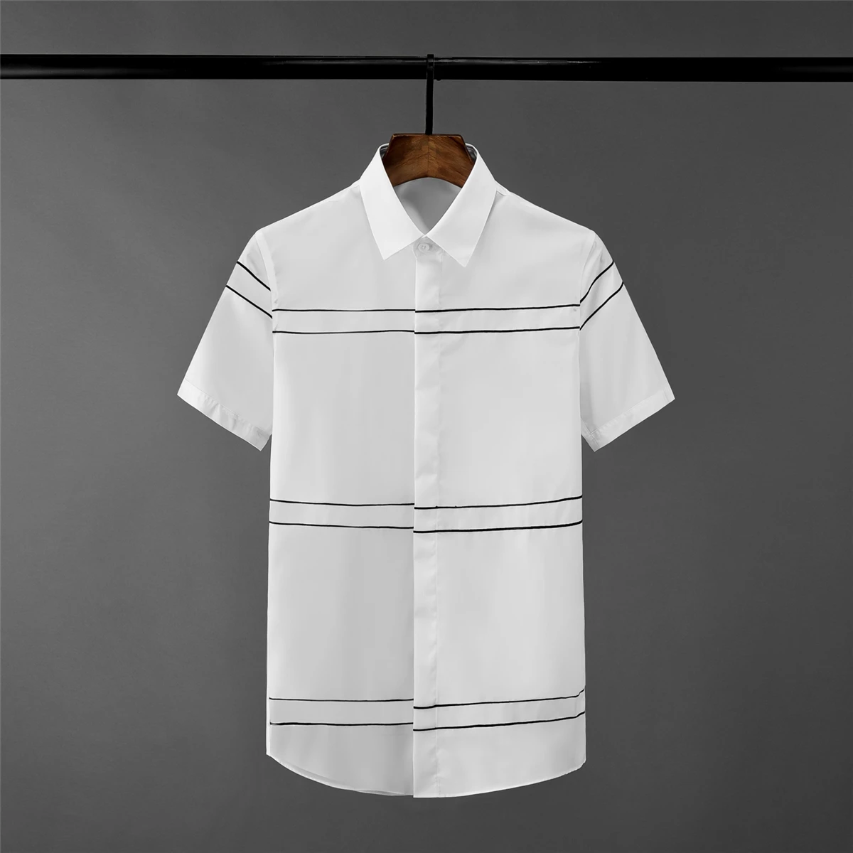 

Minglu протектор полоса вышивка мужские футболки класса люкс с коротким рукавом повседневные мужские рубашки размера плюс 4xl Slim Fit Модные мужс...