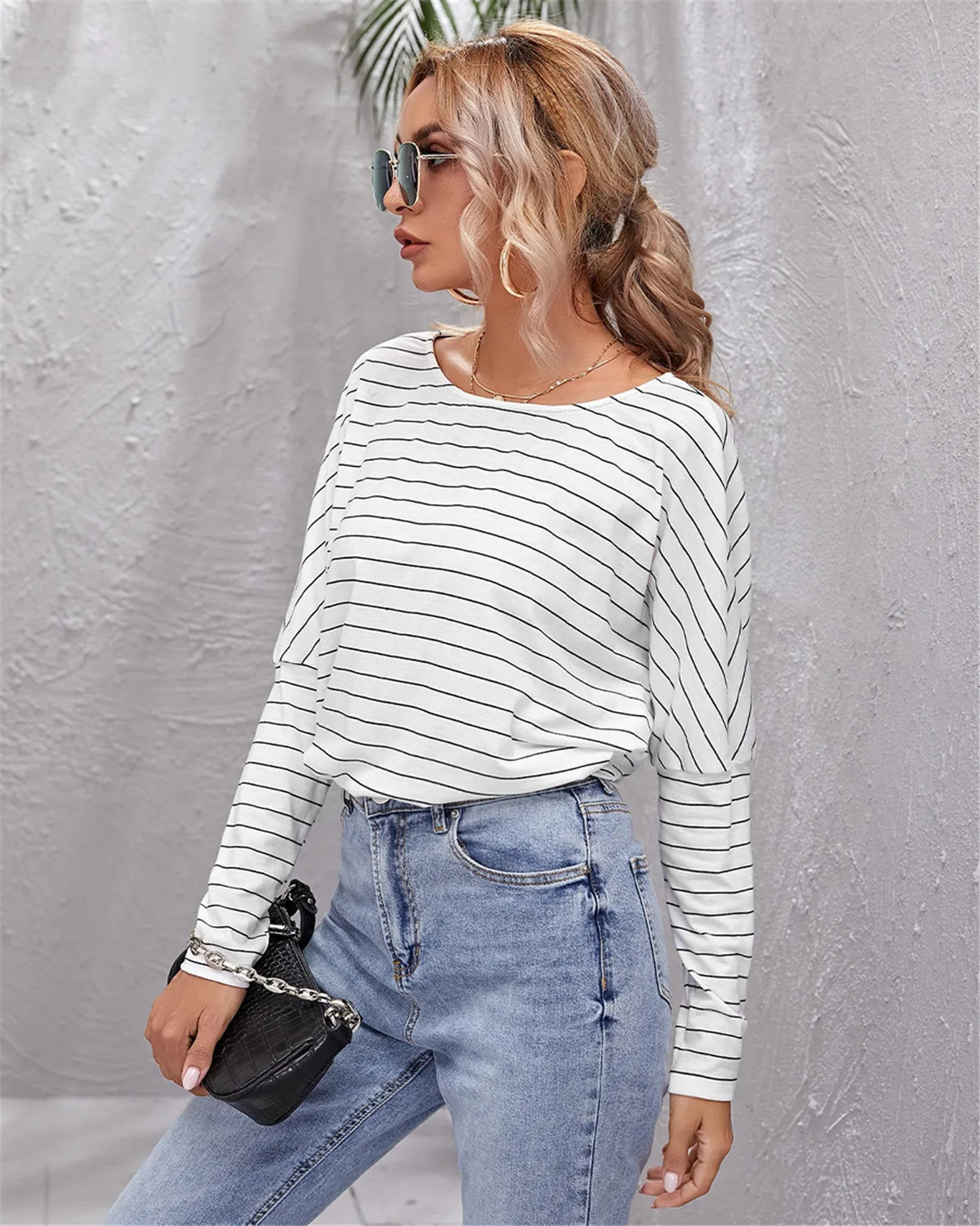 

2021 All-Match Women Stripe T-Shirt Spring Autumn Classic Round-Neck Long Sleeves Pullover Tops Black White Grey