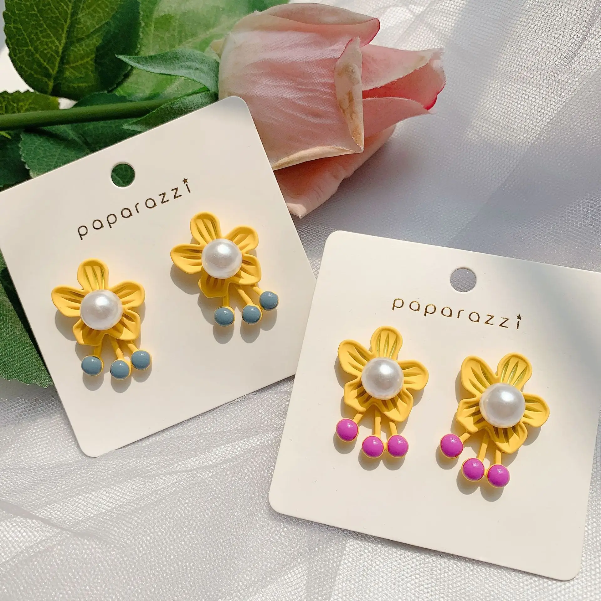 

Vintage Women Candy Colors Contrast Flower Elegant Sweet Girl Party Earring