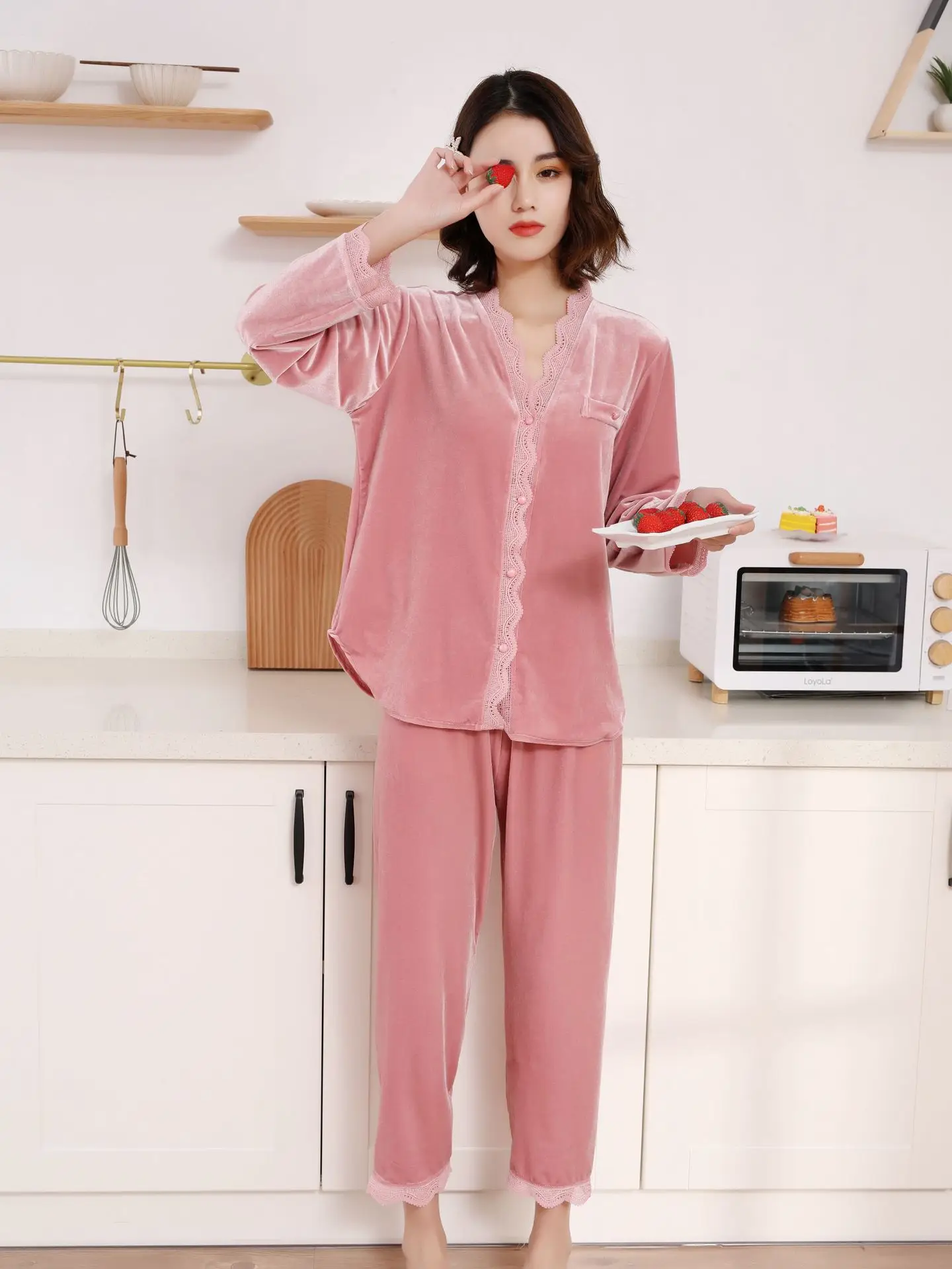 Women's Pajamas Gold Velvet Autumn Winter Long-Sleeved Trousers Sleepwear Solid Color V-Neck Cardigan Lace Loose Casual Homewear