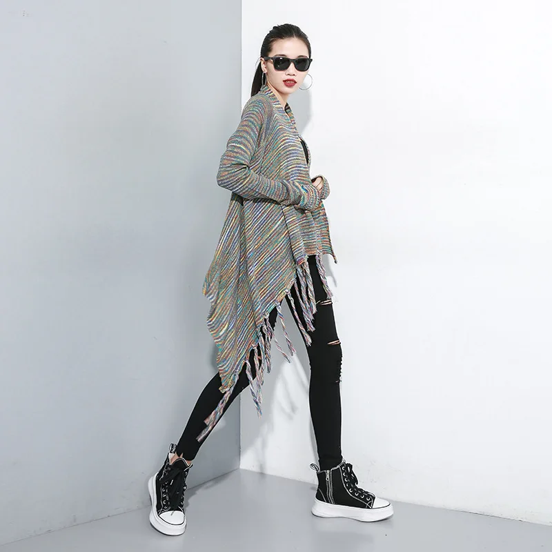 Женский вязаный кардиган LANMREM черный с длинными рукавами и кисточками модель PB731