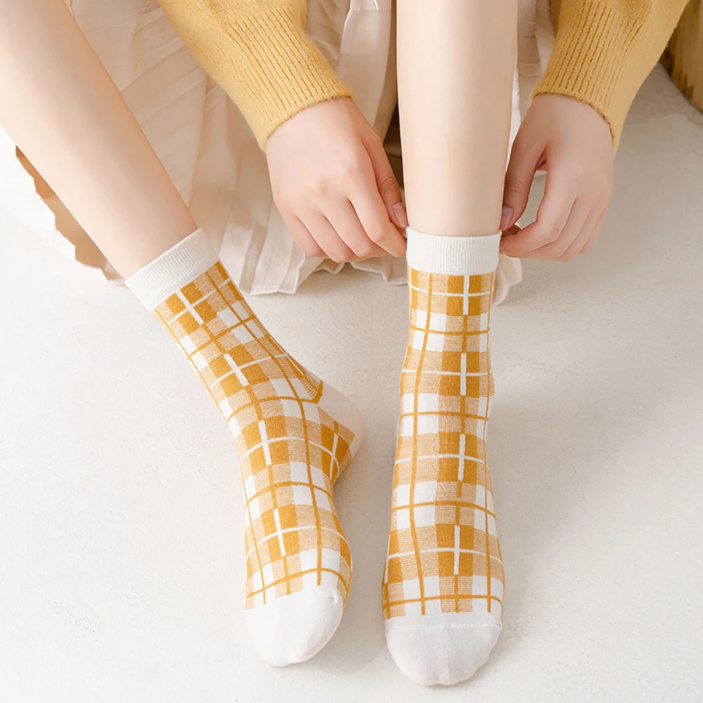 

3 Pairs/Lot Cute Women Socks Autumn Winter Comfortable Cotton Long Socks Girl’s Cartoon Pineapple Casual Daily Sock Yellow Style