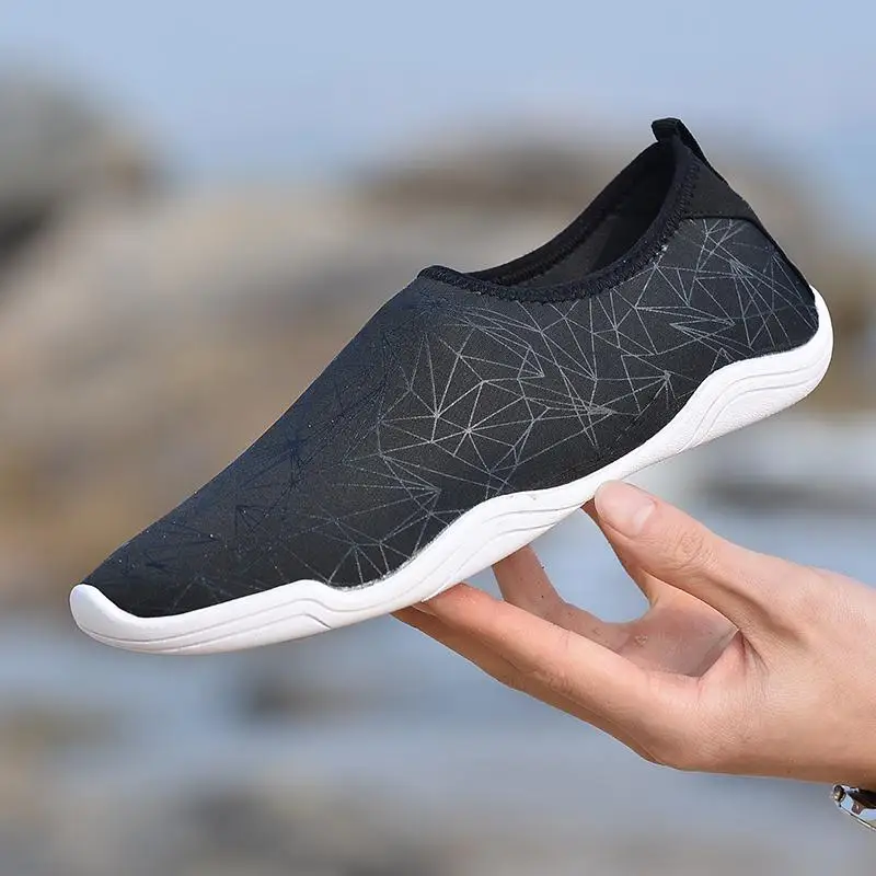

Summer Men Beach Swim Diving Shoes Quick Dry Aqua Shoes Breathable Comfortable Soft Wear-resistant Barefoot Shoes Water Sneakers