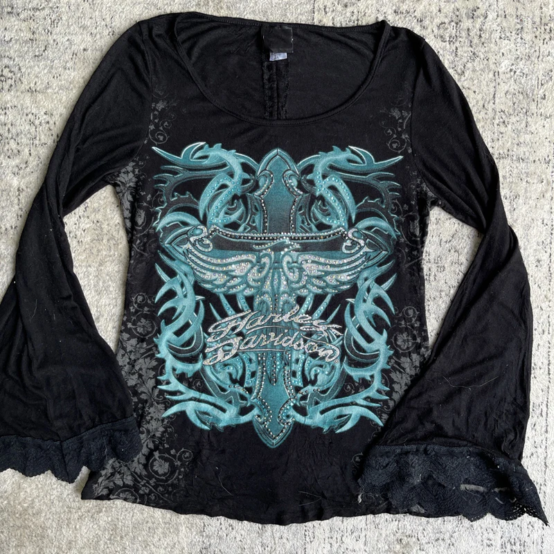 Женская Осенняя футболка черная в стиле Харадзюку с расклешенным рукавом