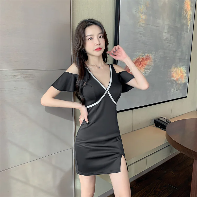 

Новинка 2022, модное женское пикантное облегающее платье контрастных цветов в полоску без бретелек и с низким вырезом