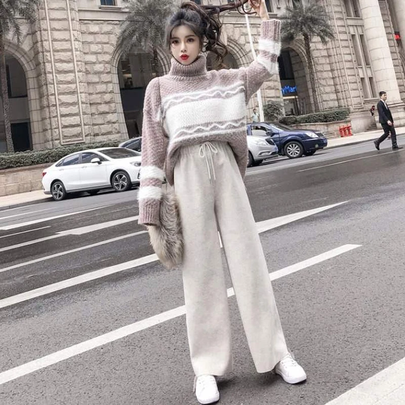 Женский трикотажный спортивный костюм комплект из двух предметов свитер в