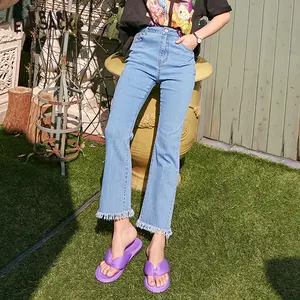 Женские повседневные джинсы ELFSACK, синие однотонные потертые джинсы с высокой талией и необработанным краем, повседневные расклешенные брюки в Корейском стиле для лета, 2020