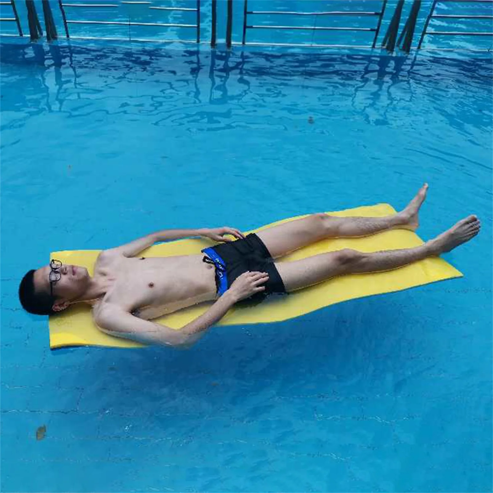 

Pool Float Water Blanket Water Floating Bed Smooth Soft Comfortable Water Float Mat for Sunbathing Water Sports Picnics