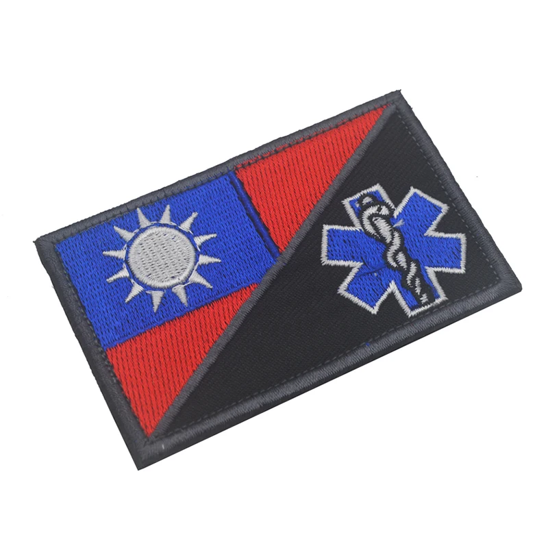 Значок с логотипом голубое небо белый медицинский спасательный костюм вышивкой