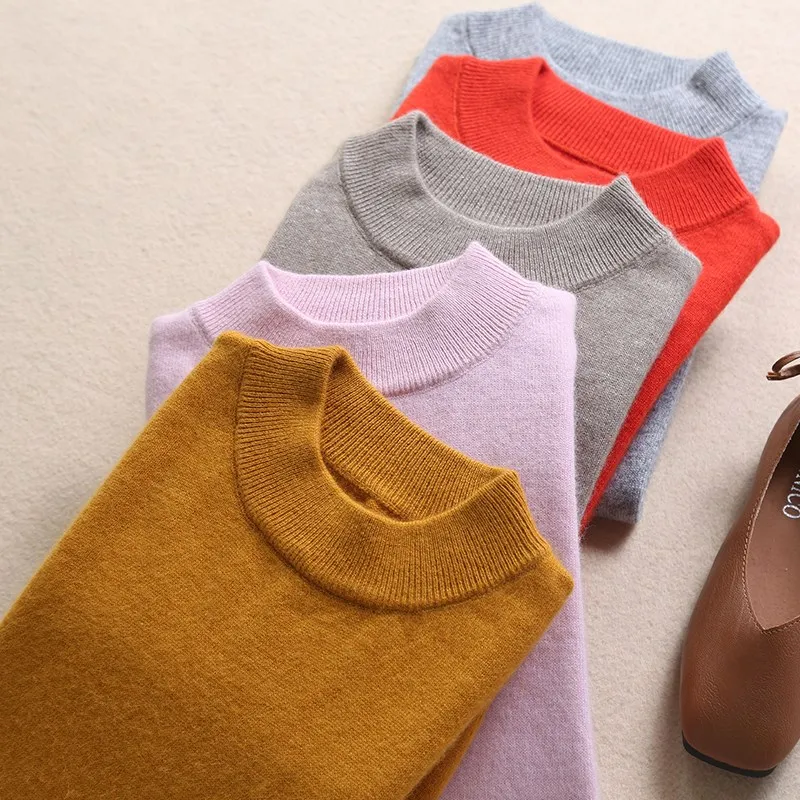 Женский классический однотонный пуловер с полувысоким воротником и длинными