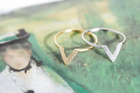 Минималистичное ювелирное изделие Геометрическая волна буквы V регулируемые