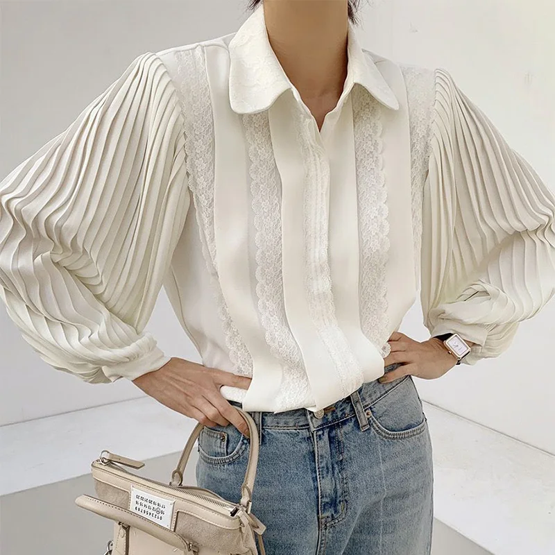 

Korean Pleated Lantern Sleeve Blouse Shirt Causal Lace Patchwork Women Tops 2020 Elegant Turn-down Collar Blusas