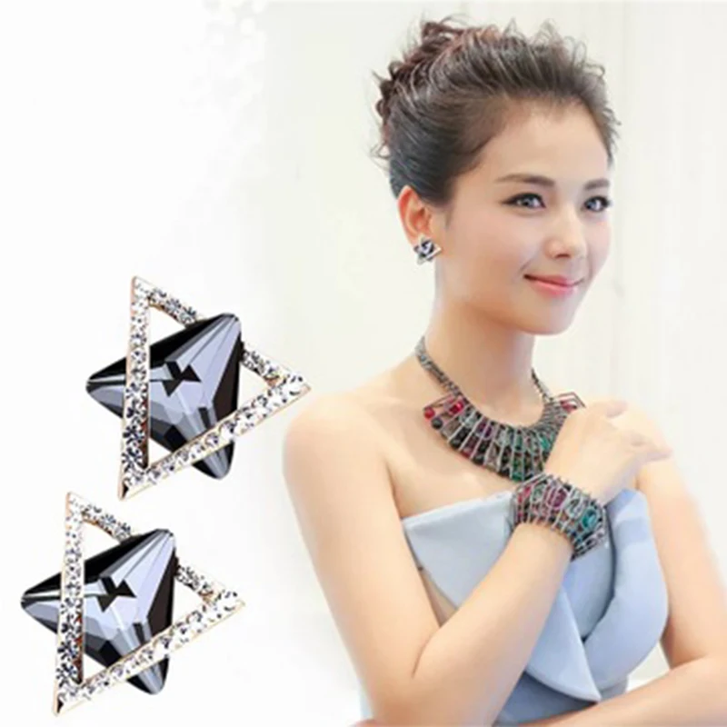 

2020 Fashion Net Red Crystal Earrings Female Atmosphere Geometric Triangle Earrings Temperament Personality Earrings