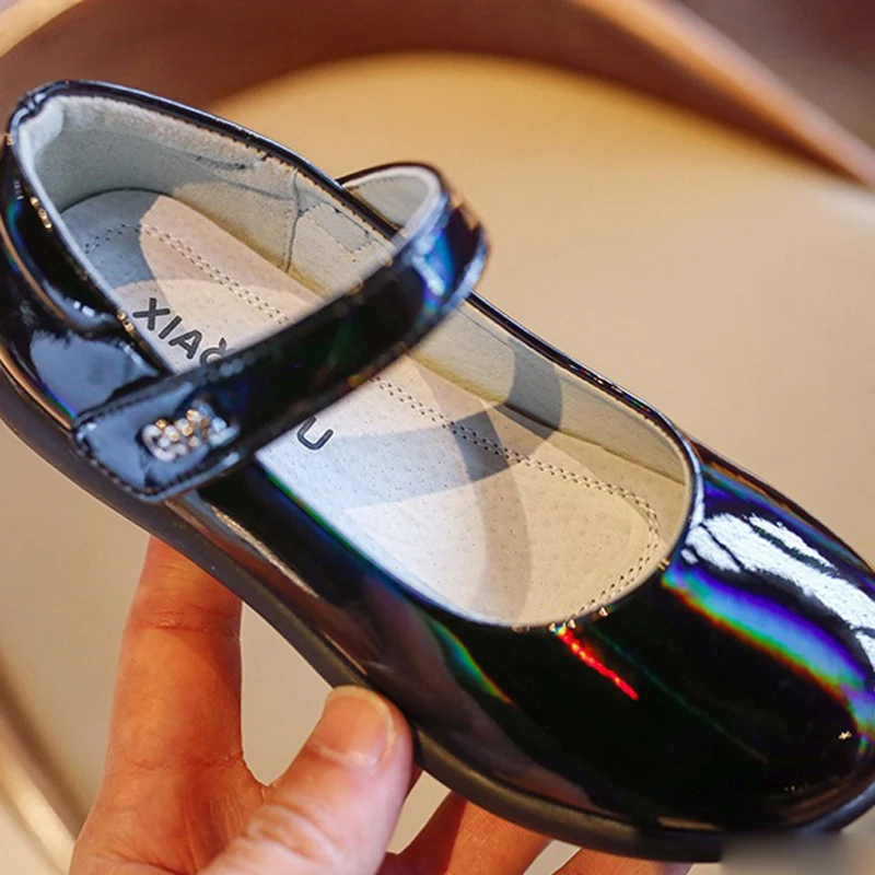 Новинка Весенняя детская обувь принцессы детские черные туфли из лакированной