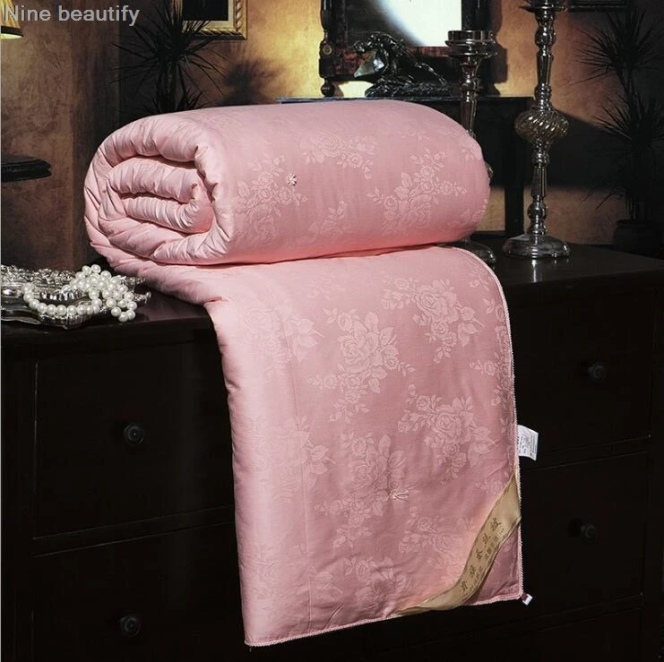 Economici Trapunta Di Seta Jacquard Satinata Estate Inverno Moda Coperta Di Seta Calda Processo Manuale Di Alta Qualità Trapunta Riempita Di Seta 100% 4 Colori