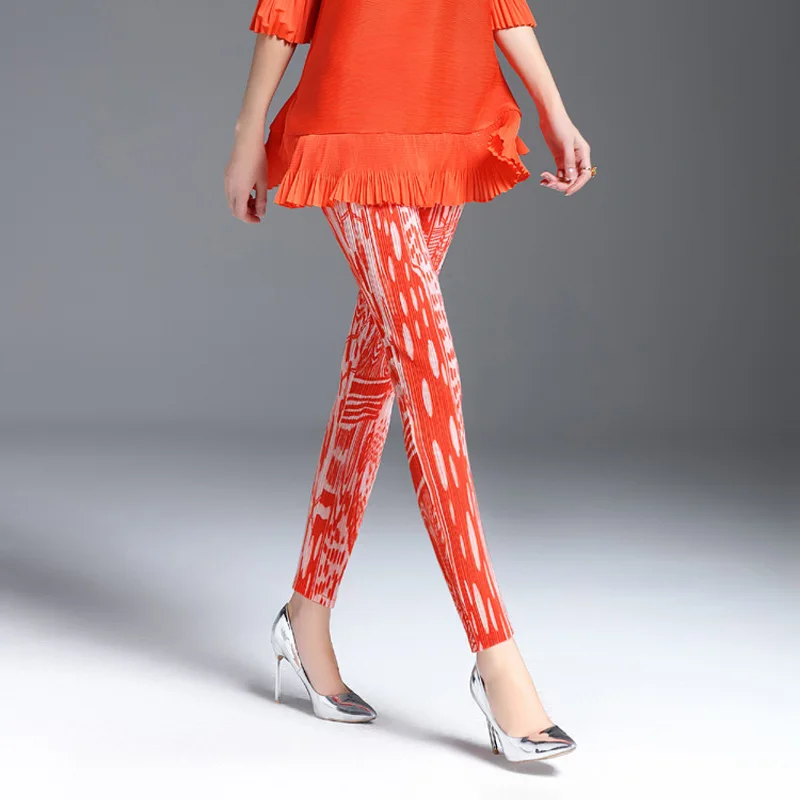 Женские плиссированные брюки-карандаш LANMREM оранжевые повседневные с волнистым