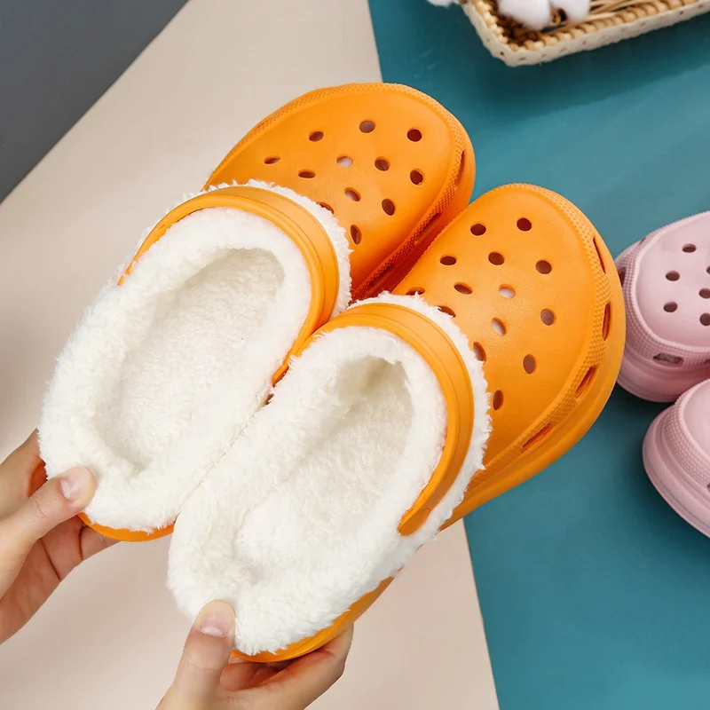 

Latest Amazing Winter Furry Clogs Shoes Detachable Plush Insole Seasons High Heels Soft EVA Clogs Garden Sandals