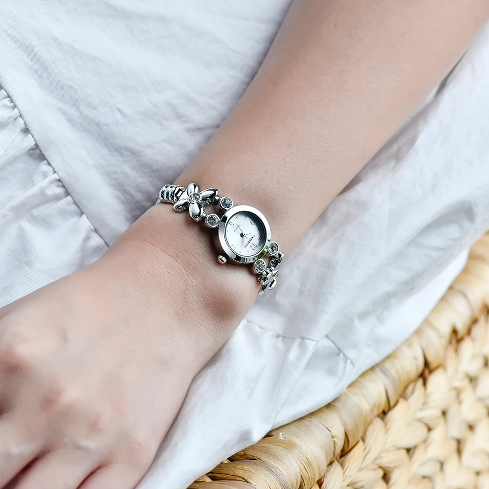 Женские часы браслет Золотые женские с бабочкой и цветком маленькие кристаллы