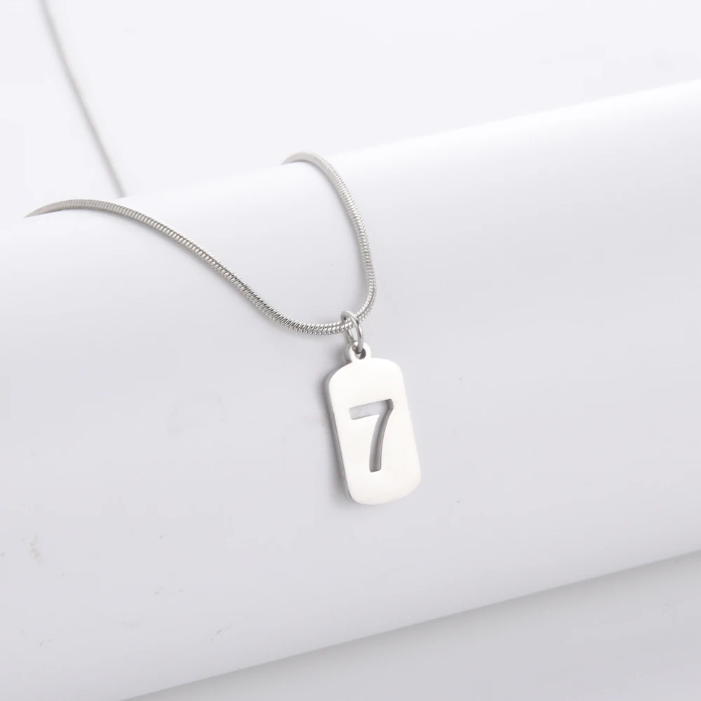 Unift Ожерелье Lucky Number Seven для мужчин ювелирное изделие из нержавеющей стали