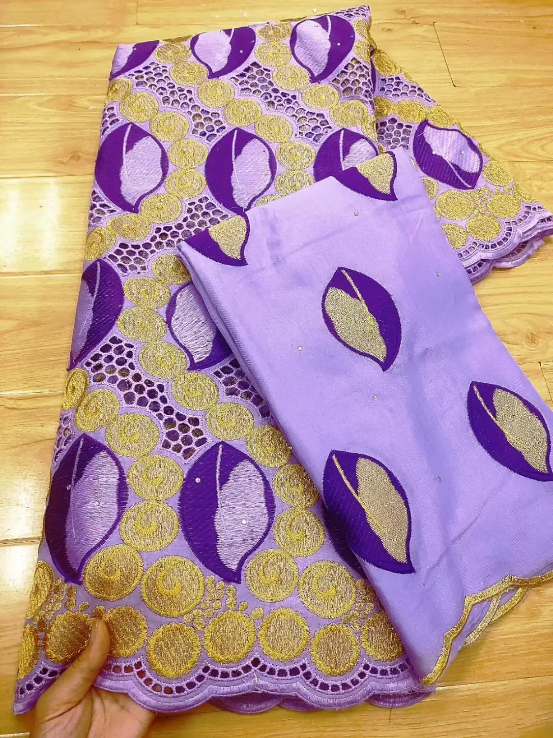 

2020 New White Hollow Pure Cotton Swiss Voile Lace In Switzerland With Stones African Lace Fabric 5+2 Yards For Nigerian Wedding