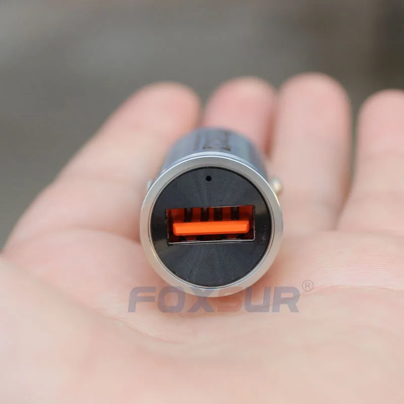 Тонкое и компактное автомобильное зарядное устройство 5 В 3 А металлическое