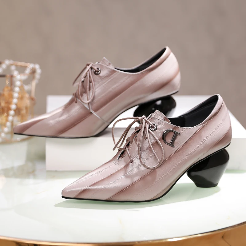 Online Niat Asli Garis-garis Sepatu Hak Tebal Wanita Hitam Kulit Asli Sepatu Kulit Domba Ujung Lancip Sepatu Fashion Renda Wanita