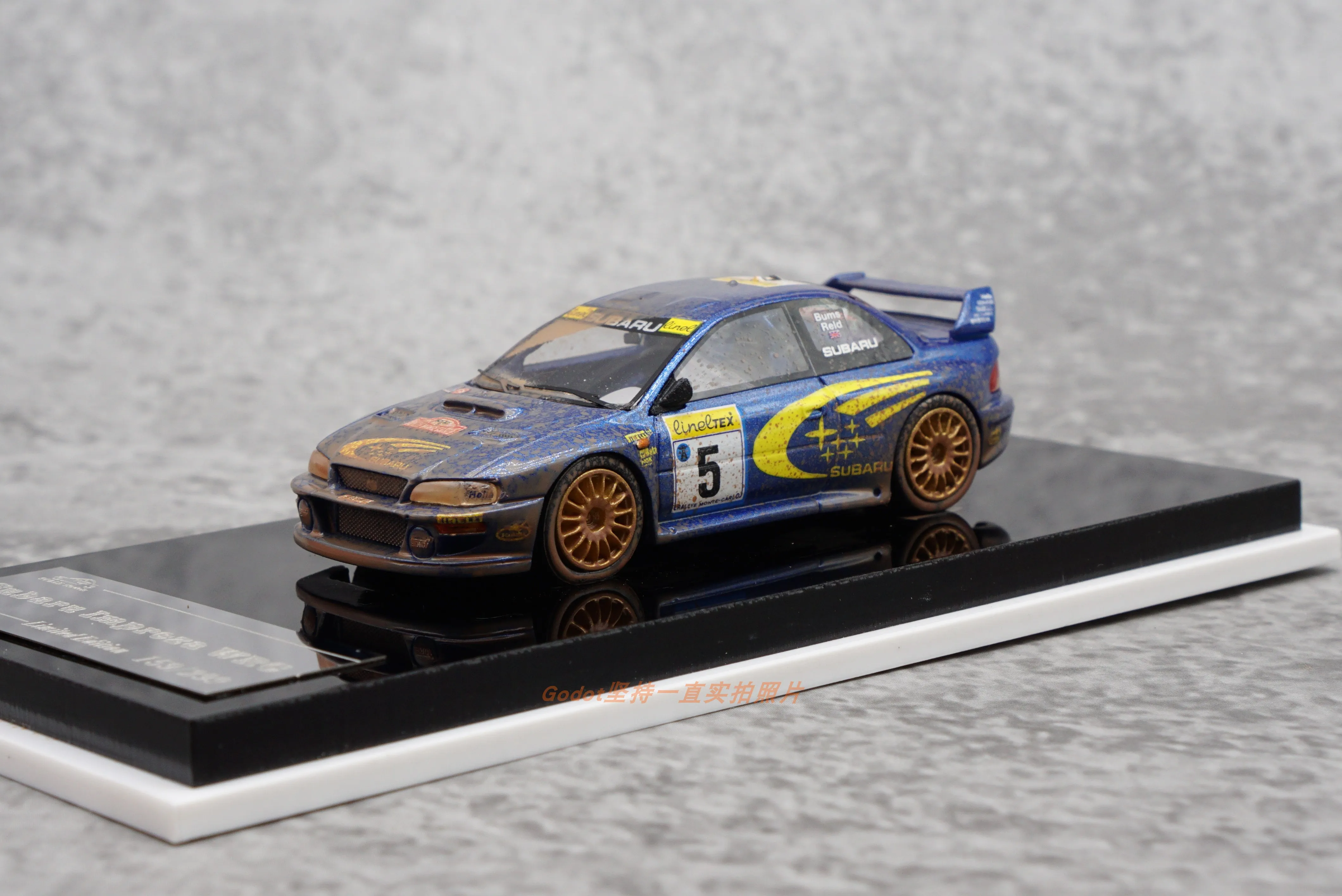 

Коллекция искусственных автомобилей VIP 1:64 Subaru Impreza из смолы