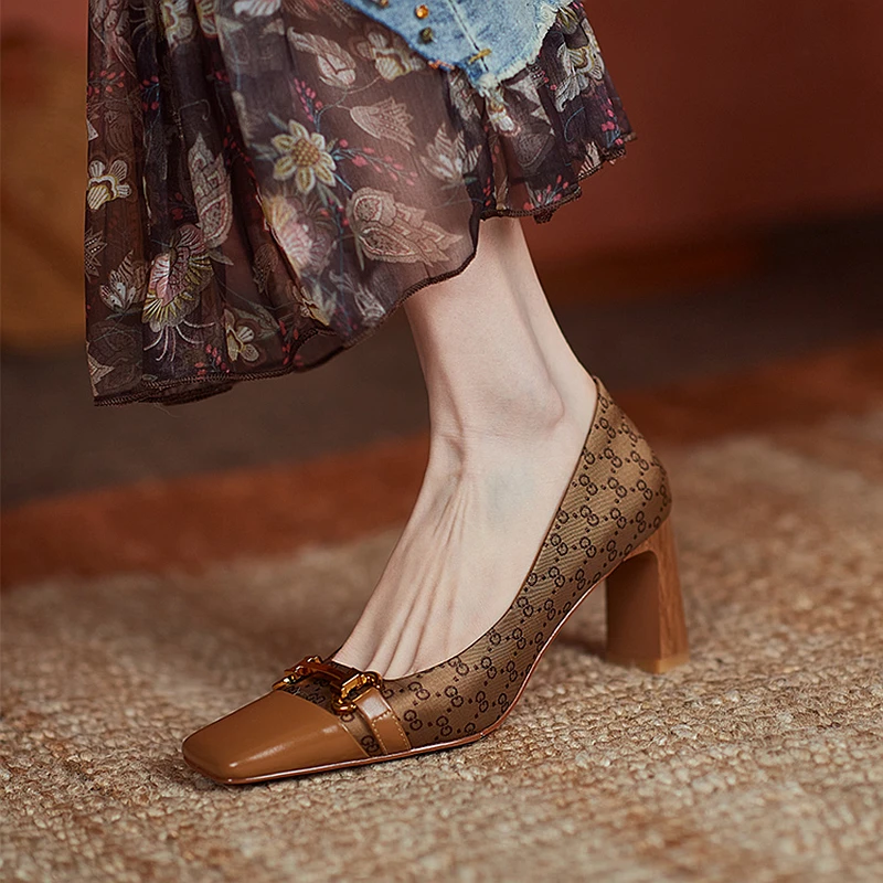 

Pumps Formal Elegant Style Shallow Textile Splicing Cow Leather Metal Decoration Solid 2 Colors Mid Thick Heel Work Dress Shoes