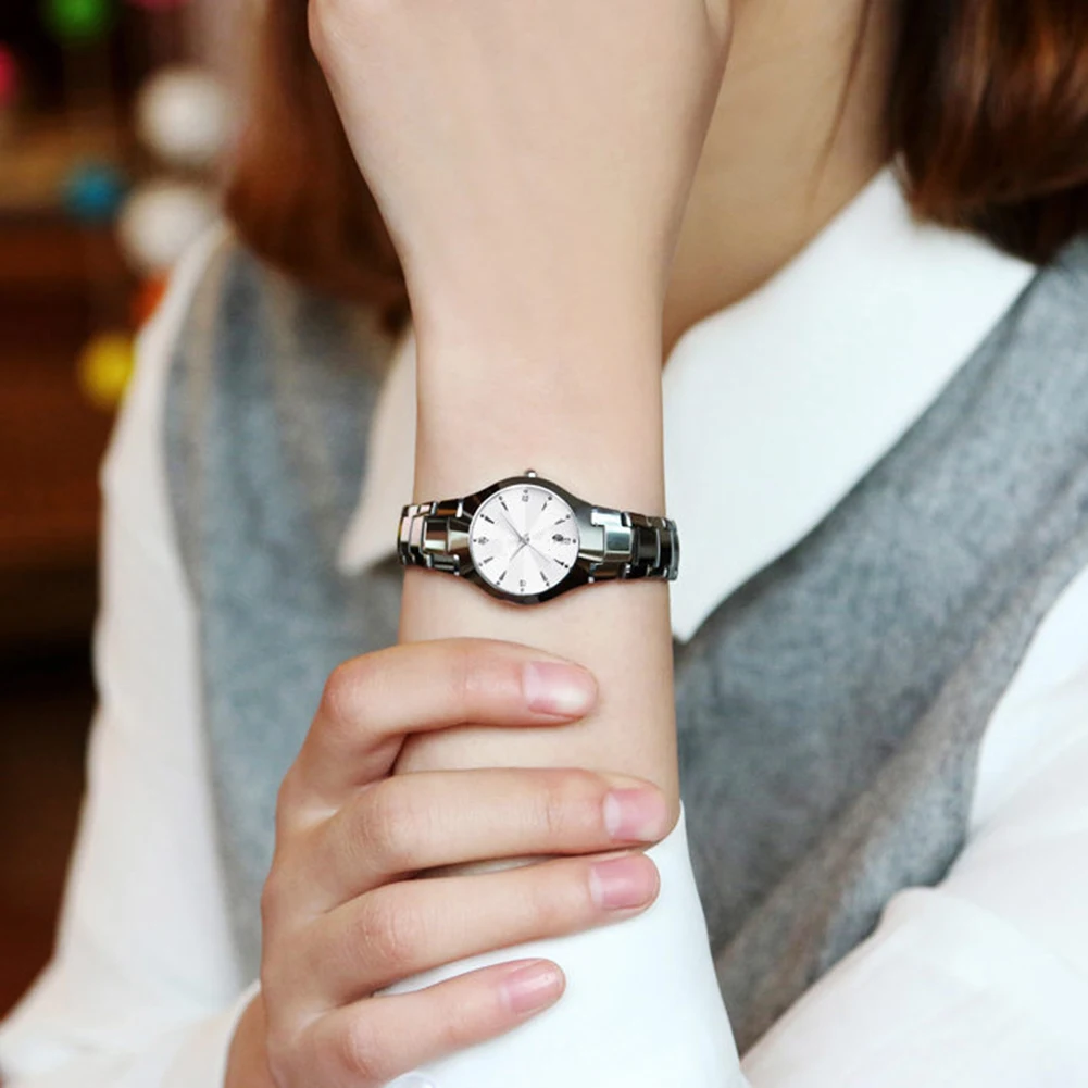 Повседневные часы для пар мужские и женские с круглым циферблатом календарем