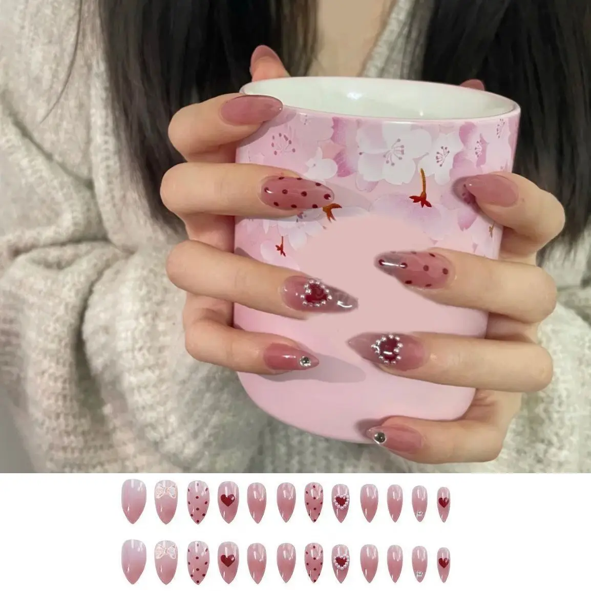 

24pcs/Box Women Manicure Tool Fashion Artificial Nail Tips Fake Nails Wearable Heart Almond Rhinestone False Nails