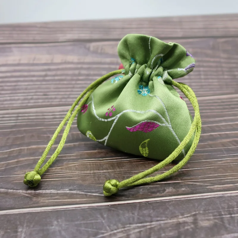 50pcs Cute Small Chinese Silk Brocade Jewelry Pouch Wholesale Drawstring Gift Packaging High Quality Sachet 8x9cm