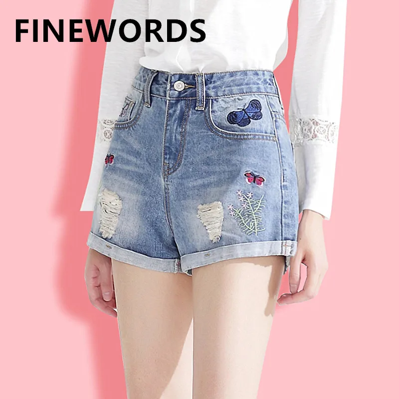 

Шорты женские джинсовые с завышенной талией и цветочной вышивкой