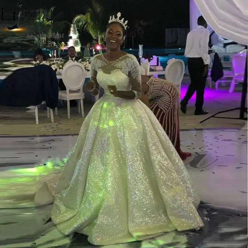 

Sequins Sparkly African Wedding Dresses With Half Sleeves A Line Wedding Dress Beaded Crystal Civil Bride Gowns