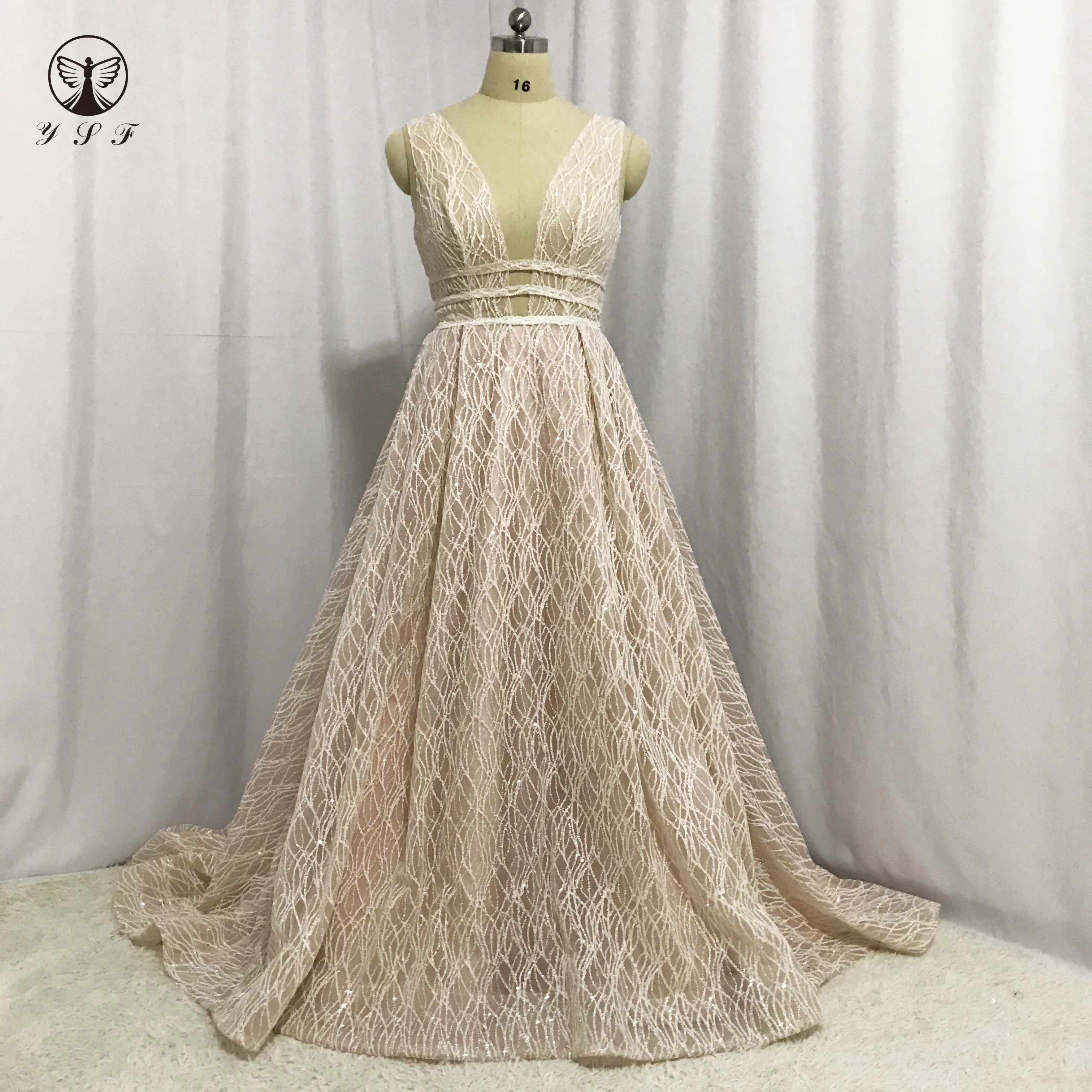 

Сексуальные платья для выпускного вечера с глубоким v-образным вырезом без рукавов