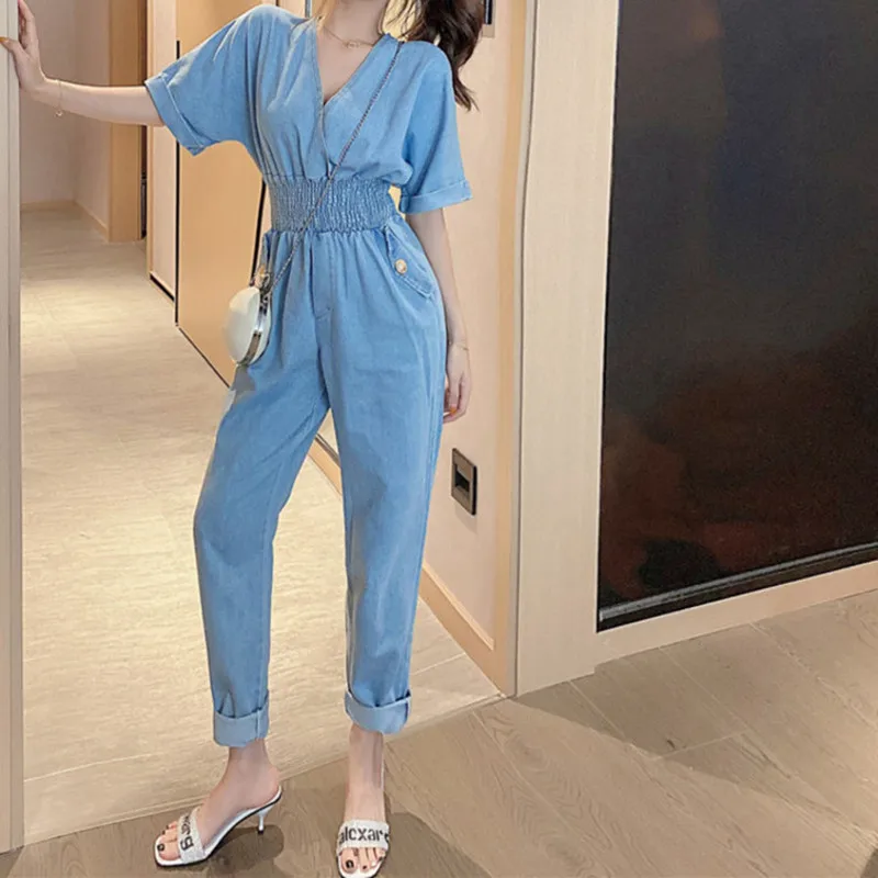 Женские джинсовые комбинезоны с глубоким v образным вырезом эластичные коротким