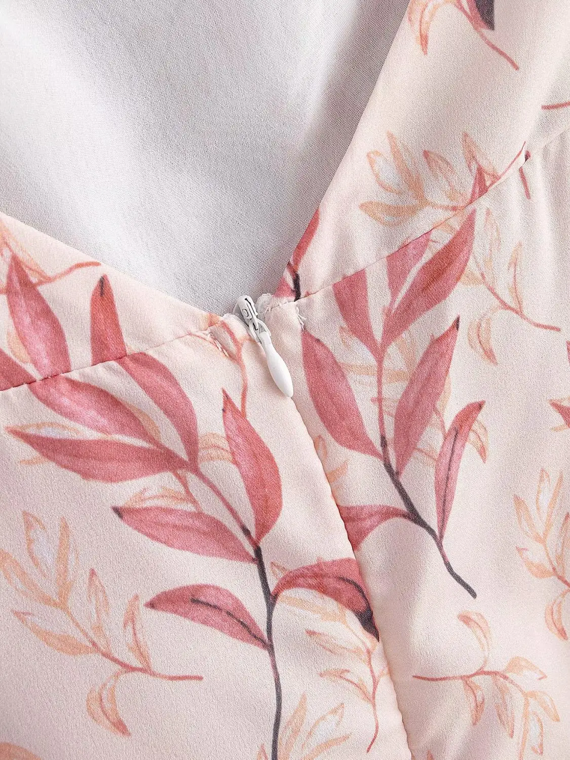 Шикарные платья Bazaleas с оборками на тонких бретельках винтажное приталенное