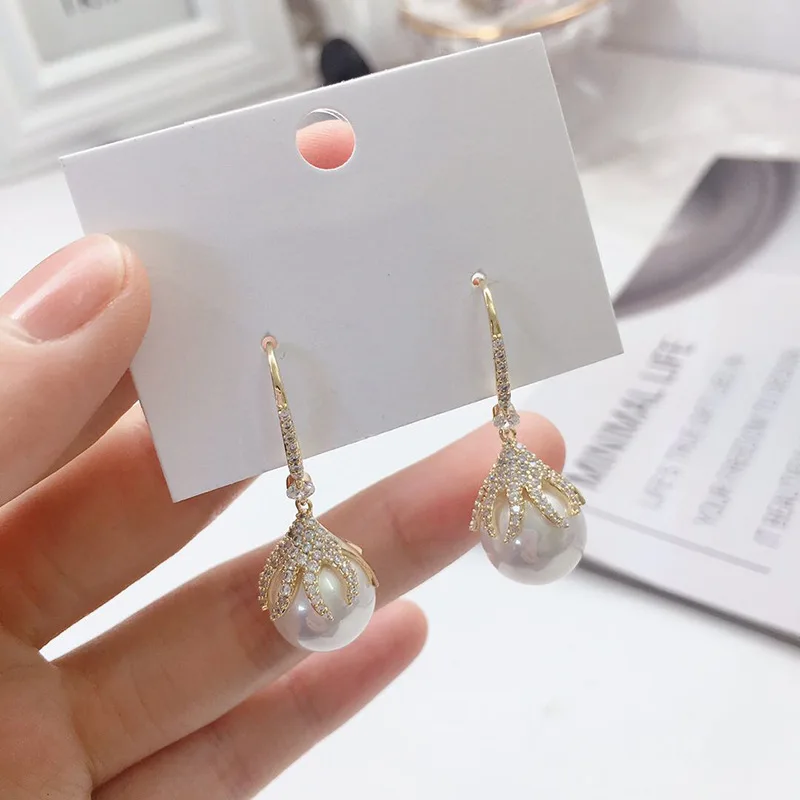 

2020 New Korean Vintage Cute Elegant Full Rhinestone Dangle Earrings For Women Elegant Simulated Pearl Luxury Jewelry