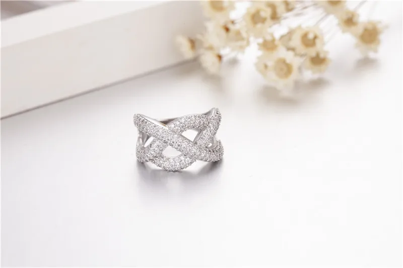 Роскошные бриллиантовые серебряные украшения больше X-образных с фианитами