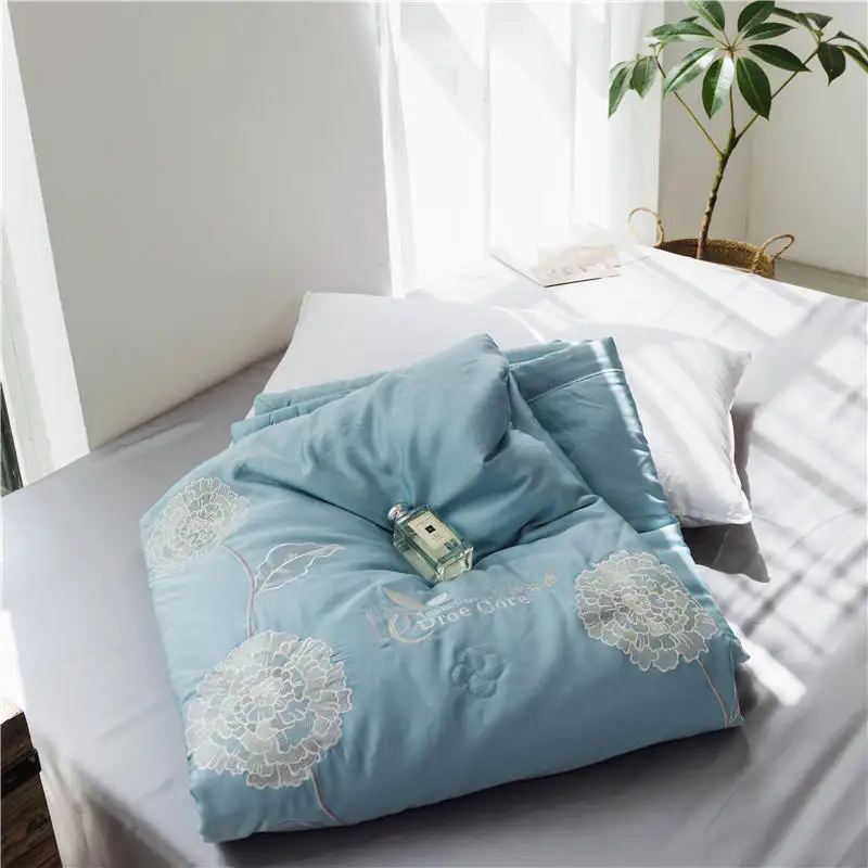 

Wormwood Tencel Summer Quilt Embroidery Air Condition Blanket Soft and Comfortable Bed Cover Bedding 2020 New