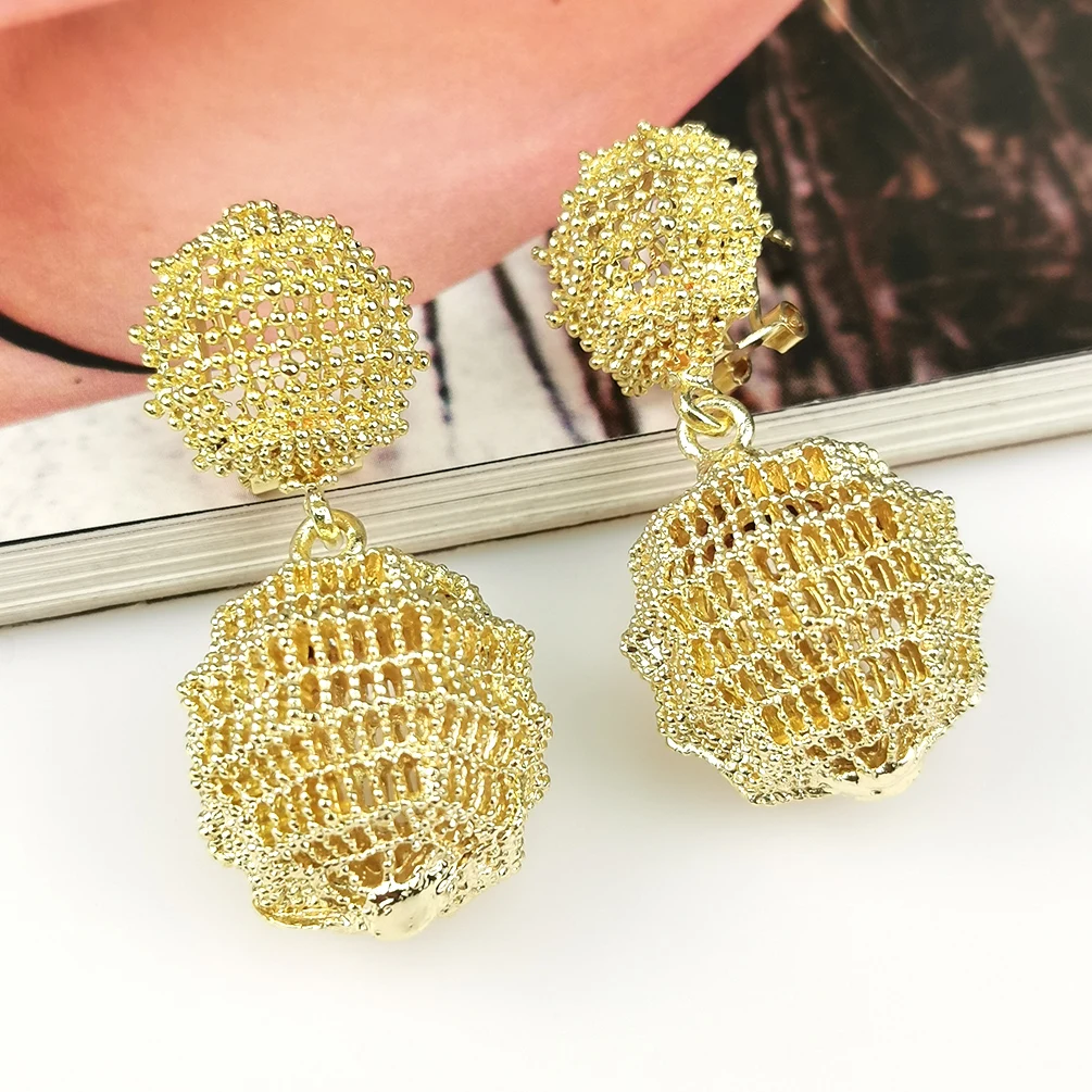 

Alloy Ball Big Drop Dangle Earrings For Women Statement Metal Vintage Jewelry Earring Fashion Accessories Hollow Design UKMOC