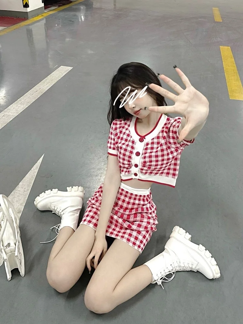 Женский костюм с юбкой Трикотажный в корейском и зарубежном стиле французскую