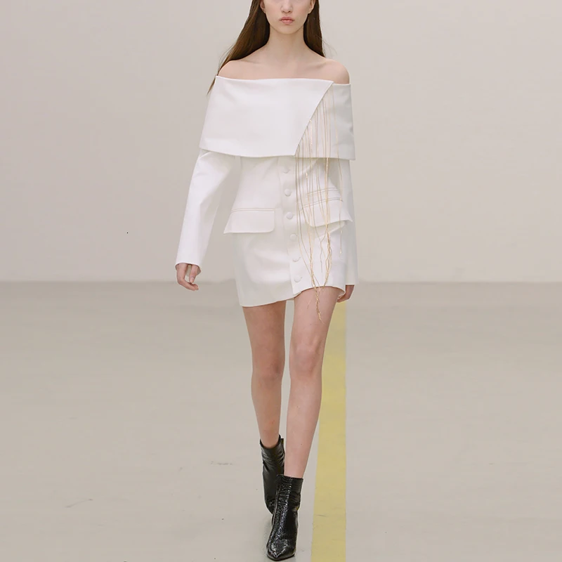 Женское мини-платье с открытыми плечами белое платье длинным рукавом и