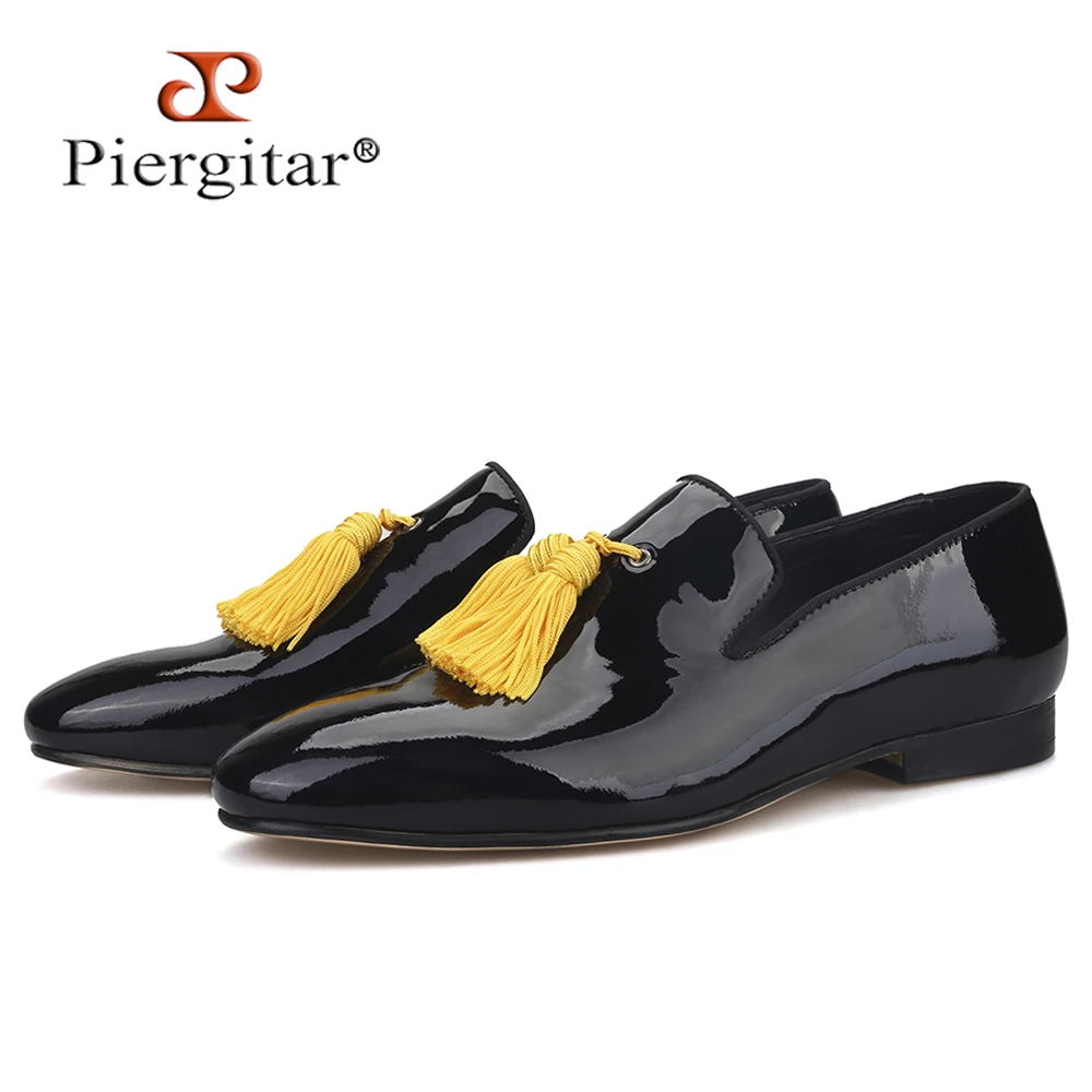 

Piergitar 2020 black color patent leather men tassel shoes men's loafers party and wedding men dress shoes smoking slippers