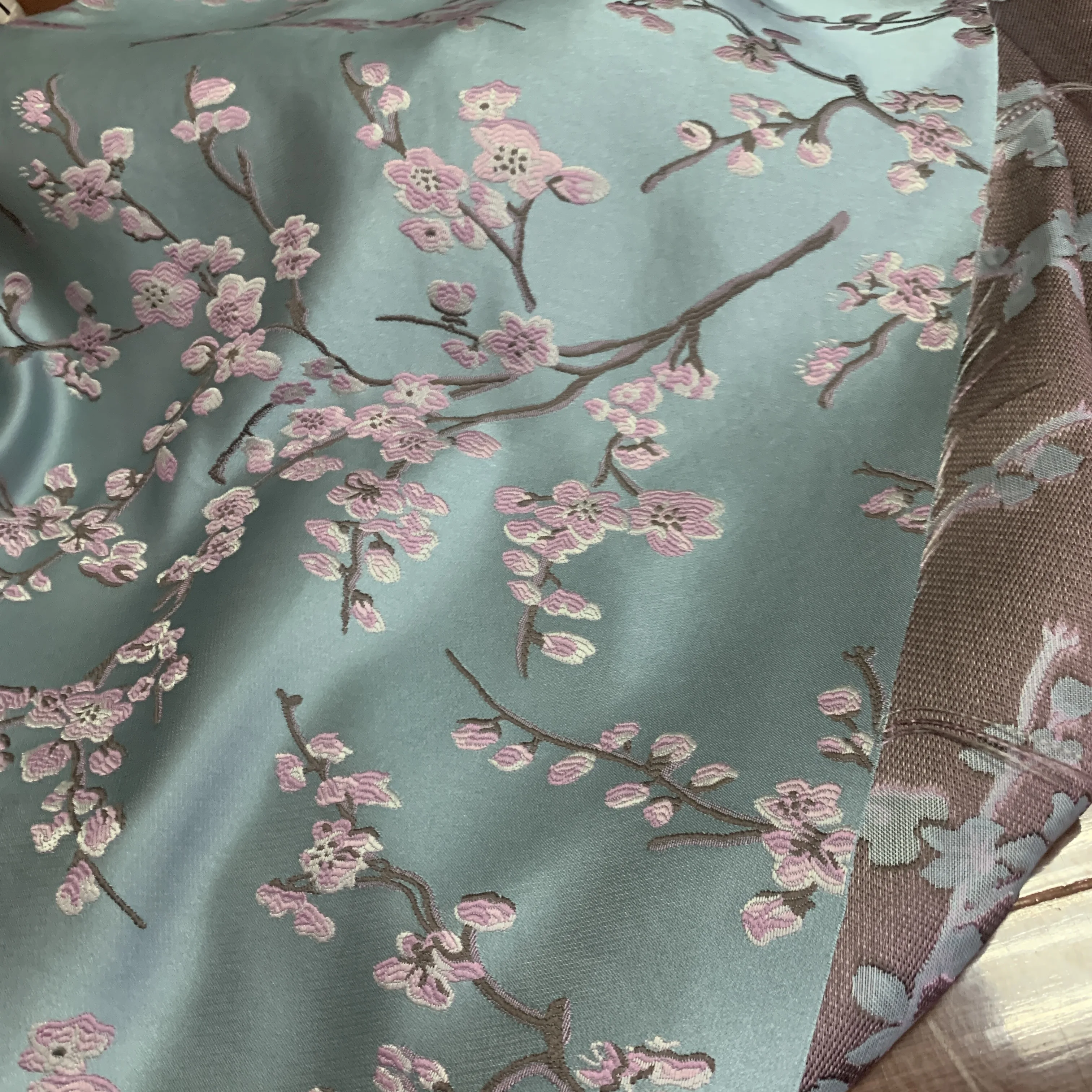 Жаккардовая жаккардовая ткань с эффектом металлик 3D окрашенная из пряжи для