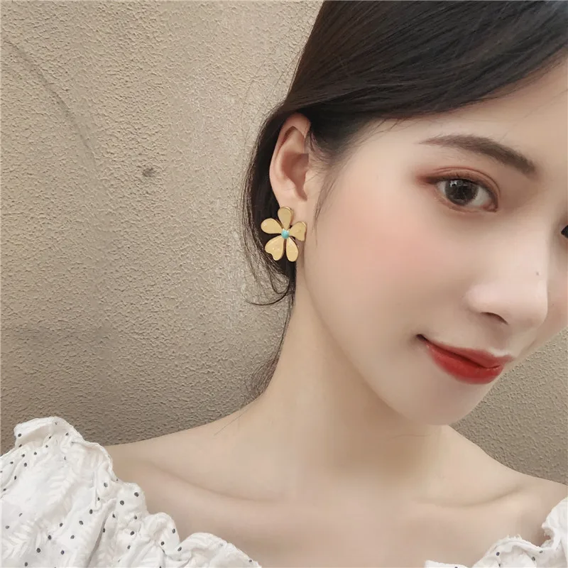 Модные цветочные лепестки серьги гвоздики Сюань атмосфера элегантности