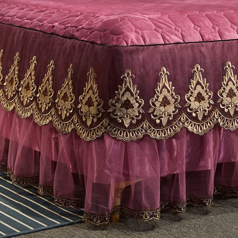 Утолщенное кружевное стеганое покрывало с кристаллами Наволочки 2/3 шт.