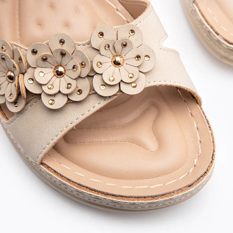 

Women Sandals Leather Comfortable Beach Outdoor Women Shoes 2021 New Fashion Ladies Casual Outdoor Female Sneakers Large Size